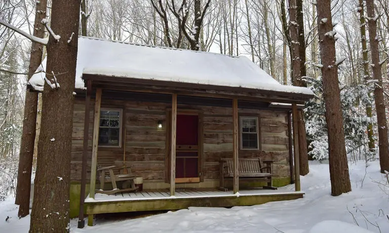 Red Cabin Hocking Hills 02